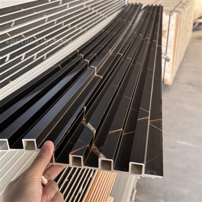 Puidust seinapaneeli sisekujundus puidust liistu aktsendi seina sisekujundus